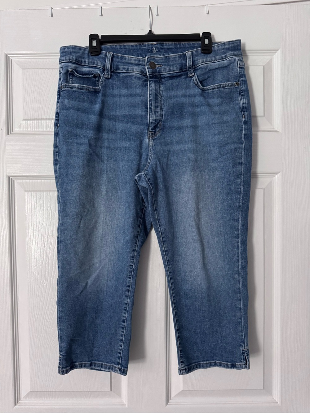 Women’s Blue Denim Capris